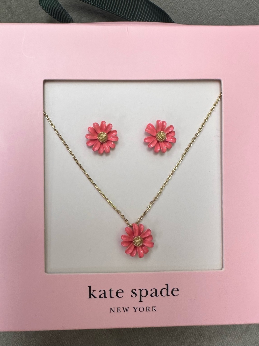 Kate Spade New York Into the Bloom Coral Daisy Necklace & Stud Earrings Gift Set